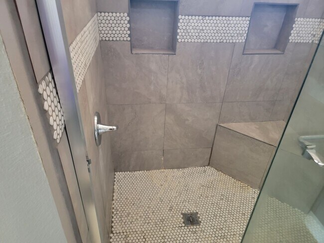 Building Photo - Fontana Two Story