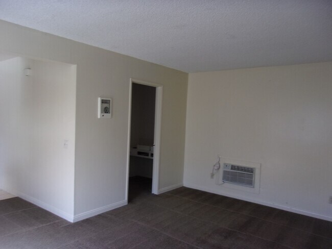 Building Photo - Corona Towers