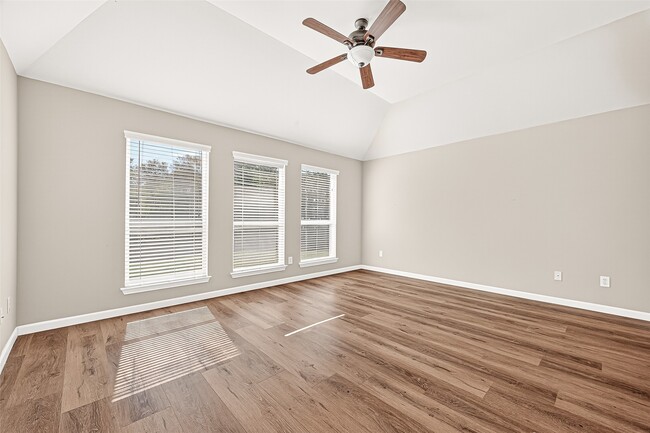 Building Photo - 22523 Cascade Springs Dr