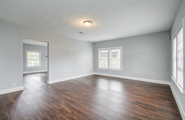 Building Photo - 3824 Topping St