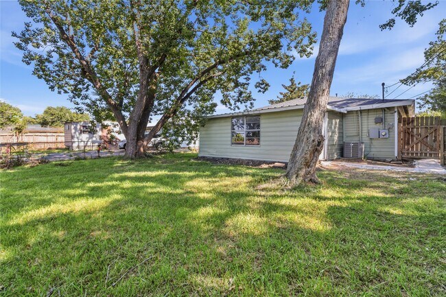 Building Photo - 2811 Morningside Ln