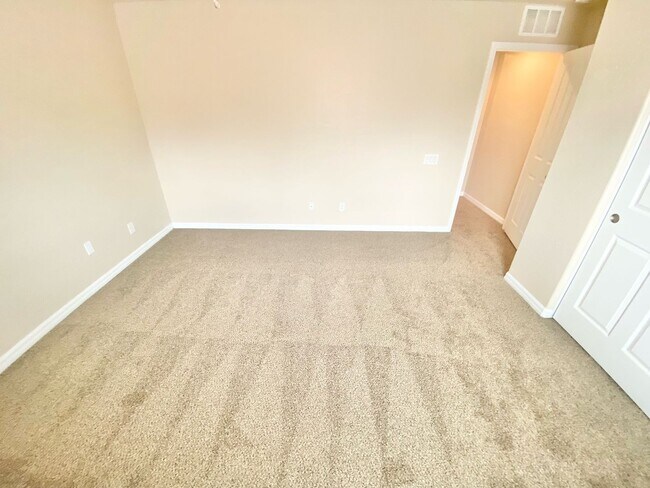 Building Photo - WONDERFUL HENDERSON HOME 3 BEDROOM / 2.5 BATH TWO STORY HOME WITH 2 CAR GARAGE