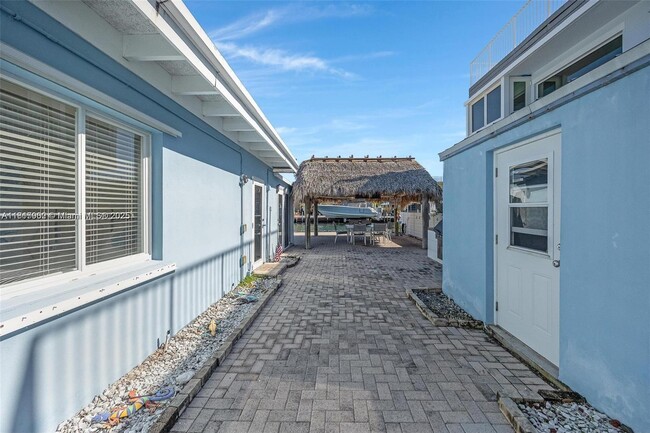 Building Photo - 230 Jolly Roger Dr