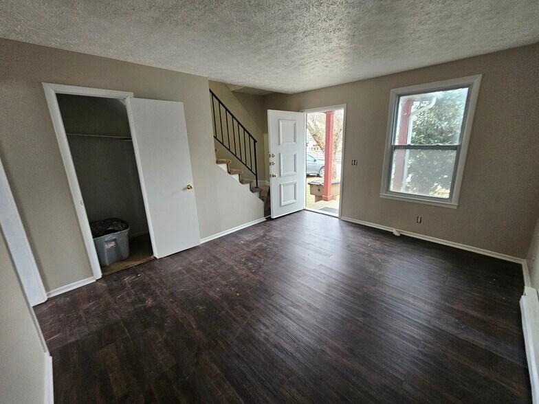 Building Photo - 4820 Gillespie Dr