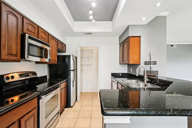 Building Photo - 6000-22 Shepherd Mountain Cove