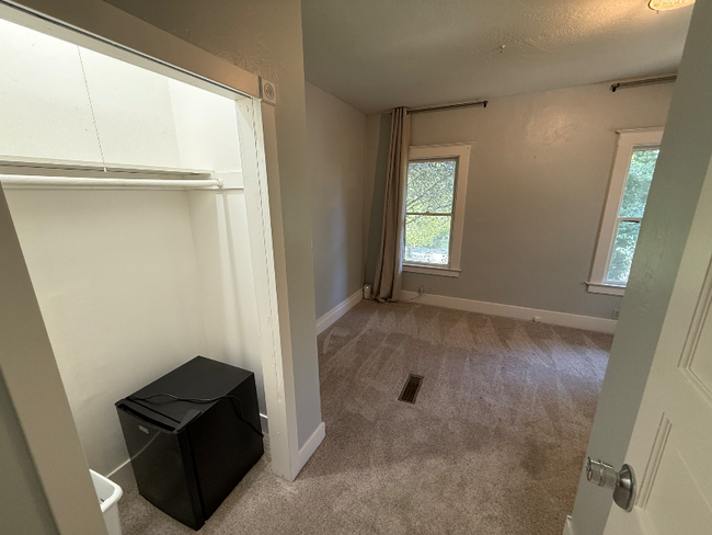 Building Photo - 4059 Ridge St