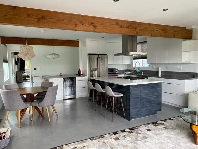 Kitchen/DR - 724 Longfellow Ave