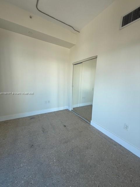 Building Photo - 10 SW South River Dr