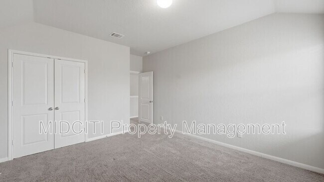 Building Photo - 1858 Lauter Ln
