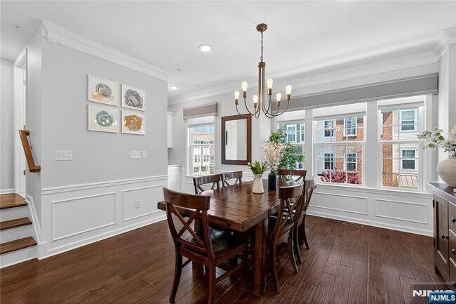 Building Photo - 117 Truman Dr