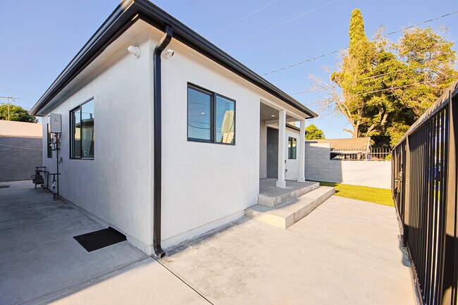 Building Photo - 4573 Triggs St