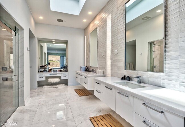 Building Photo - 702 Blackrock Rim Dr