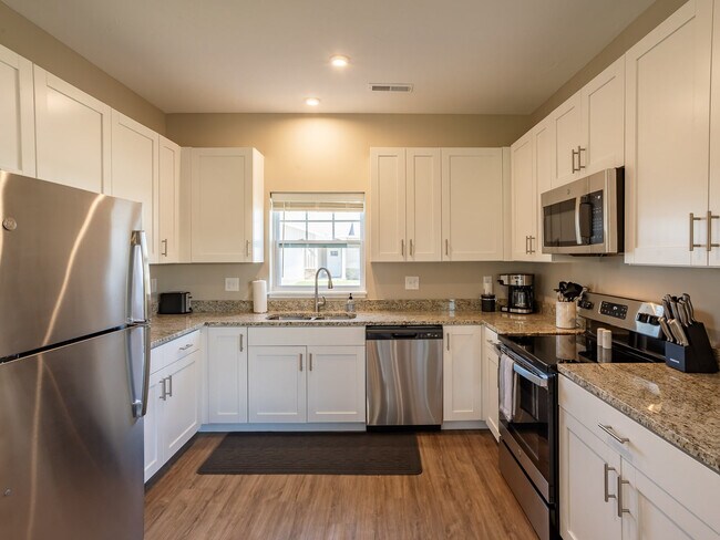 Building Photo - 5859 Zinfandel Ave