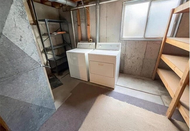 Building Photo - 3437 Queen Anne Way