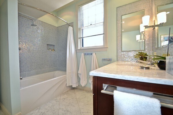 Building Photo - 49B Dana St