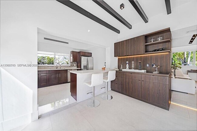 Building Photo - 3531 SW 1st Ave