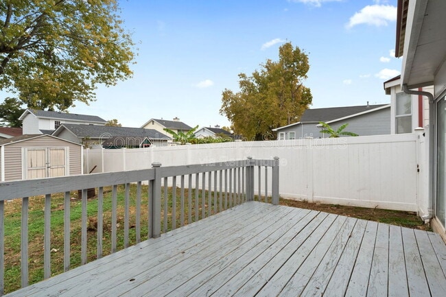 Building Photo - 5339 Vine Ave