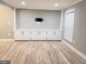 Building Photo - 2510 S Walter Reed Dr