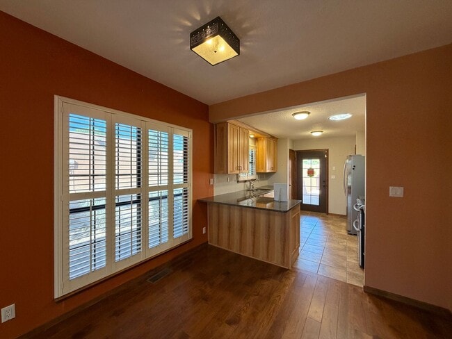 Building Photo - Beautiful Luxury 2 Bedroom Townhome Available in Corrales!