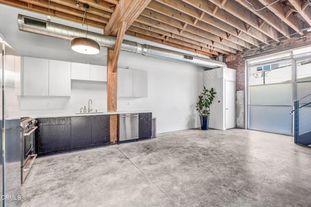 Building Photo - 527 Molino St