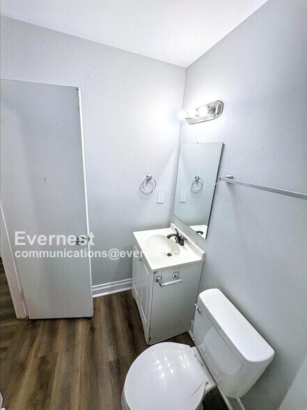 Building Photo - 8277 Redwood Dr