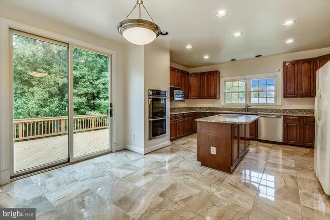 Building Photo - 9715 Middleton Ridge Rd