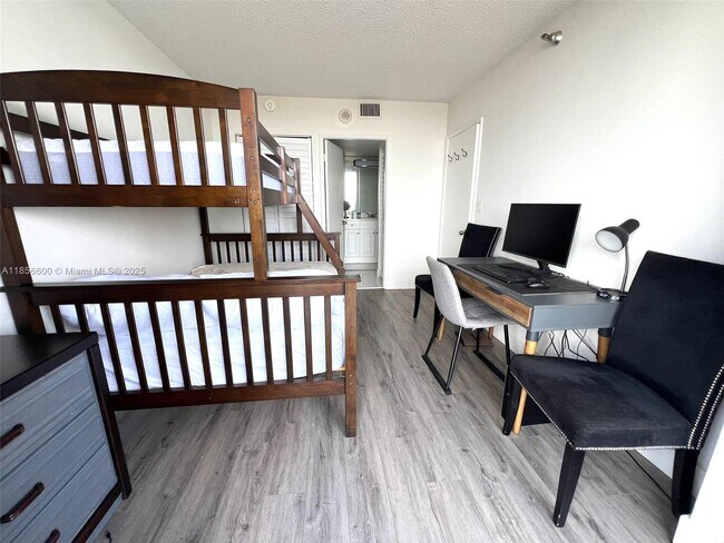 Building Photo - 20505 E Country Club Dr