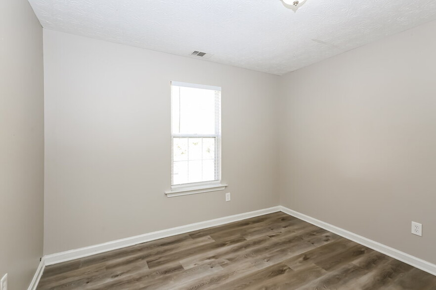 Building Photo - 3846 Kenner Dr SW