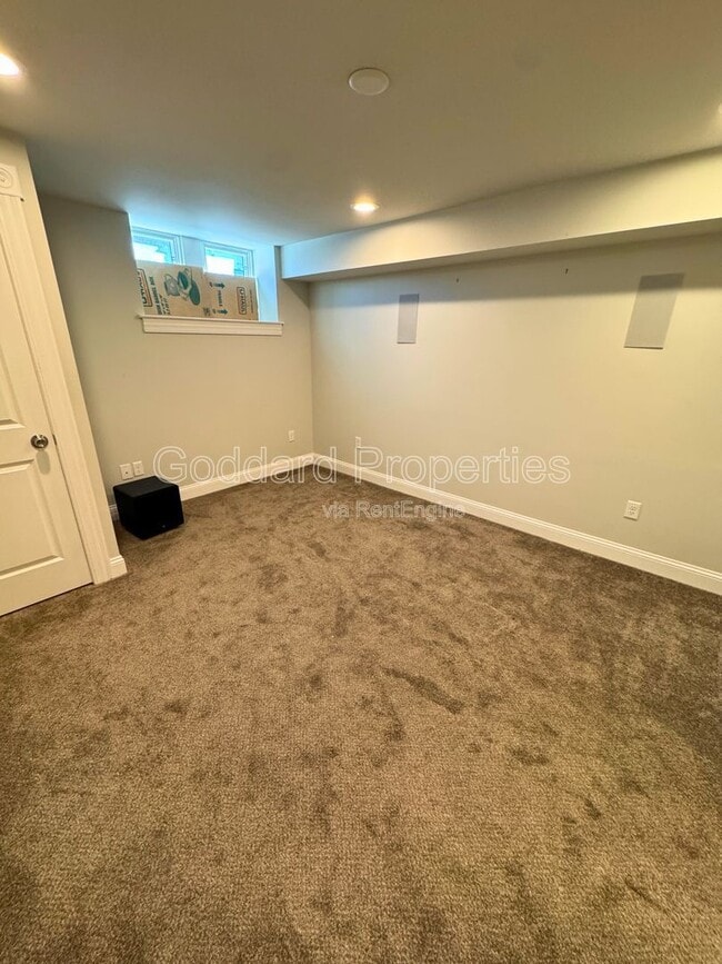 Building Photo - 842 N Patterson Park Ave