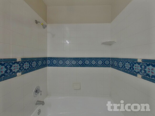 Building Photo - 520 Eider Ln