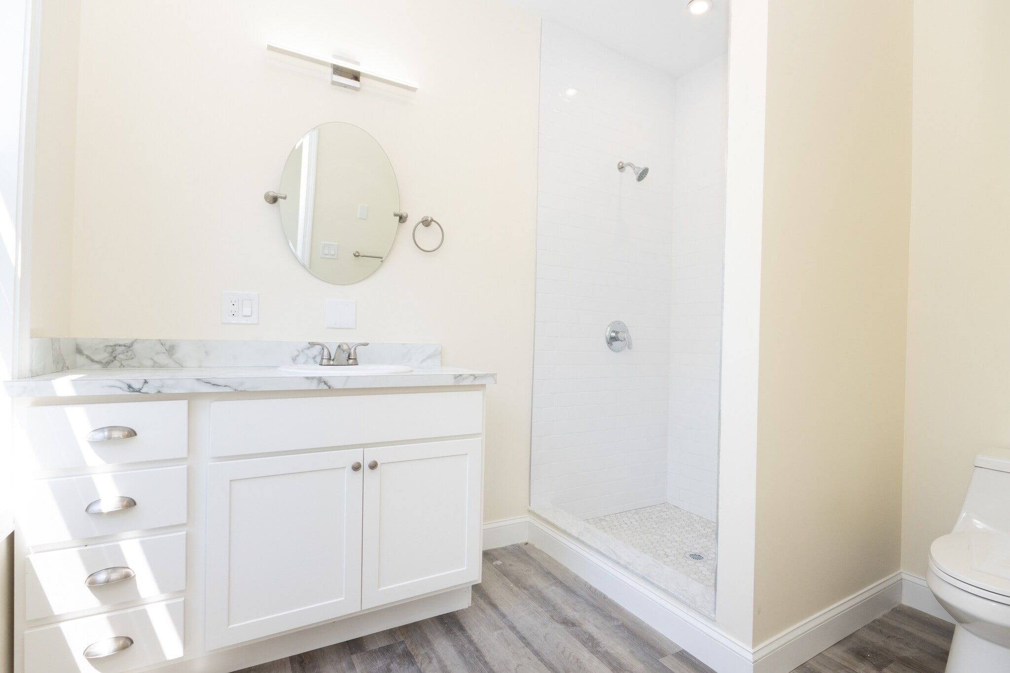 Building Photo - 2 French Ter