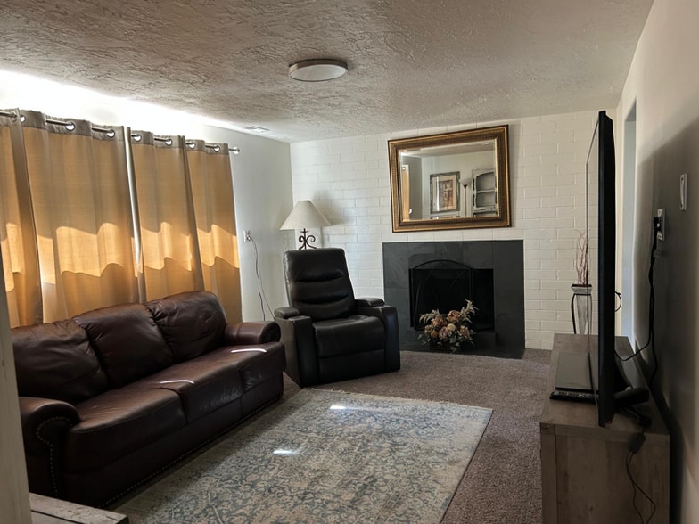 Building Photo - 2125 710 N