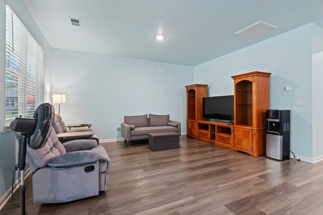 Building Photo - 1523 Nokota Dr