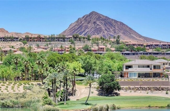 Building Photo - 30 Strada Di Villaggio