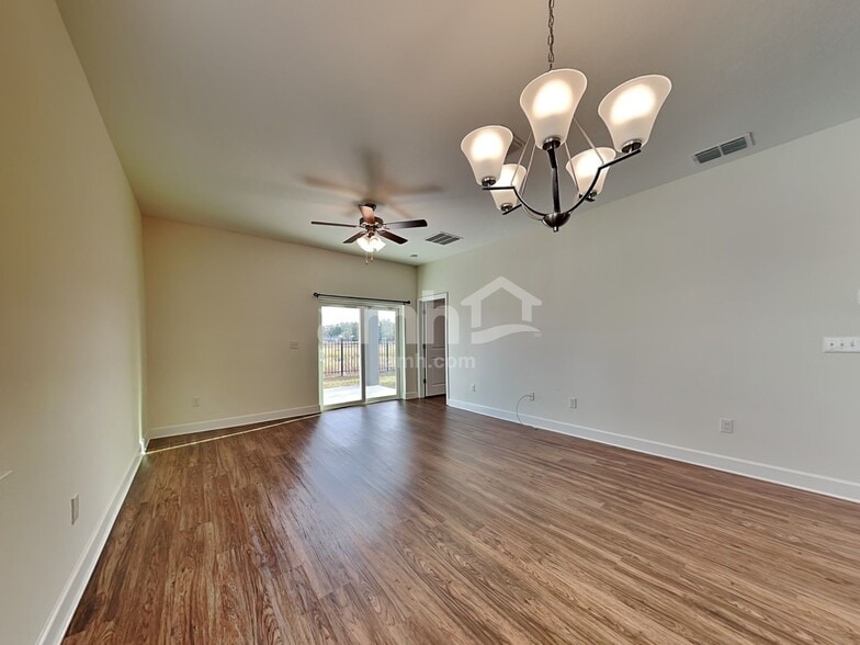 Building Photo - 1067 Walden Pond Dr