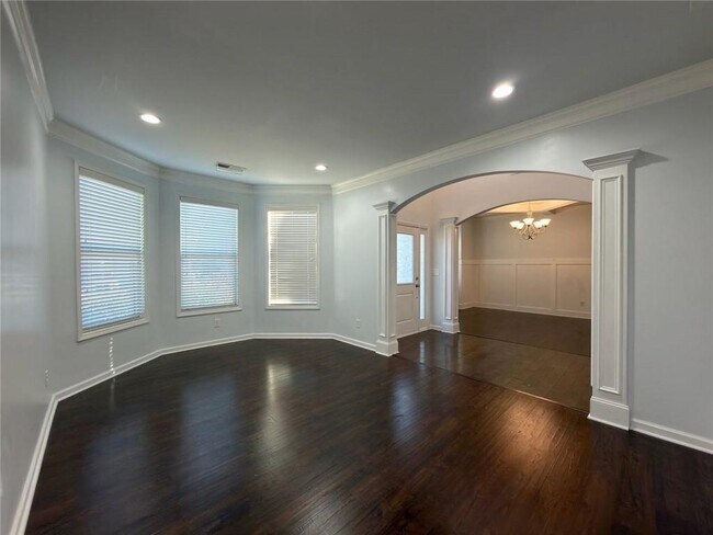 Building Photo - 2886 Cove View Ct SE