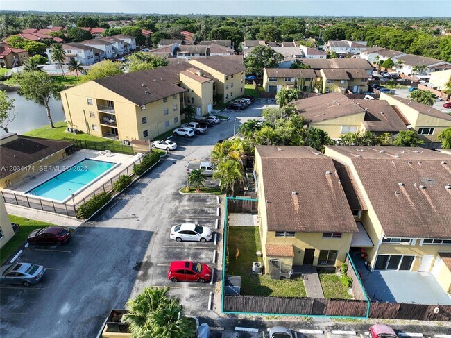 Building Photo - 15460 SW 82nd Ln