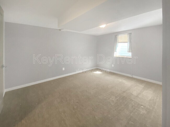 Building Photo - 6319 Iris Way
