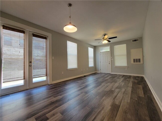 Primary Photo - 1201 Grove Blvd