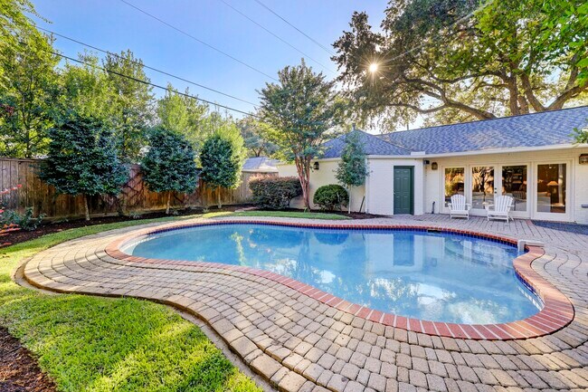 Building Photo - 6159 Doliver Dr