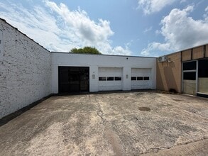 Building Photo - 114 Sand Mountain Dr