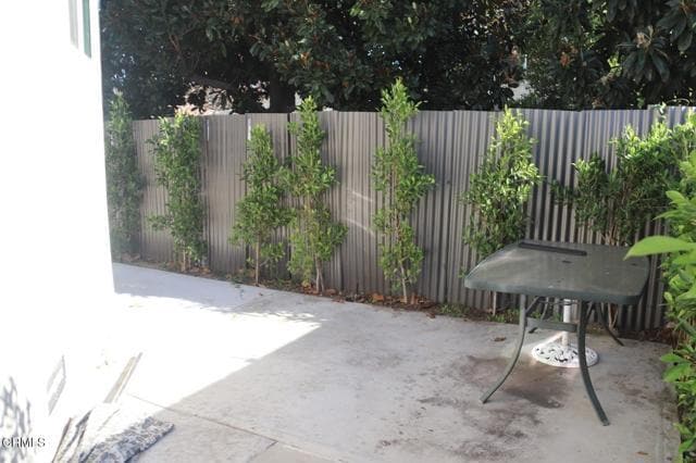 Building Photo - 2228 Louise Ave