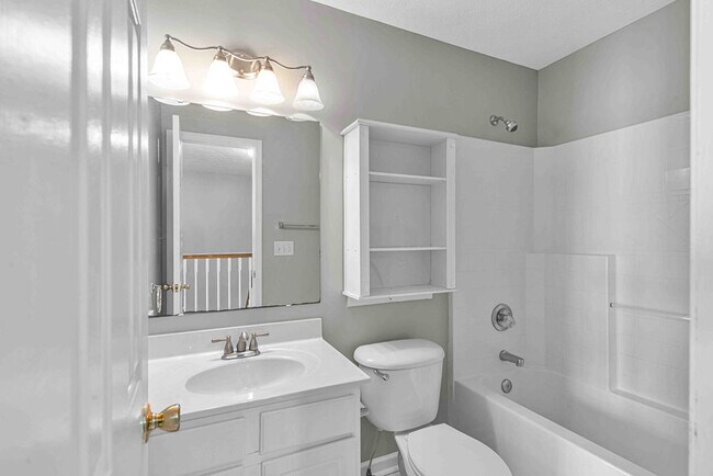 Building Photo - 302 Altavista Loop