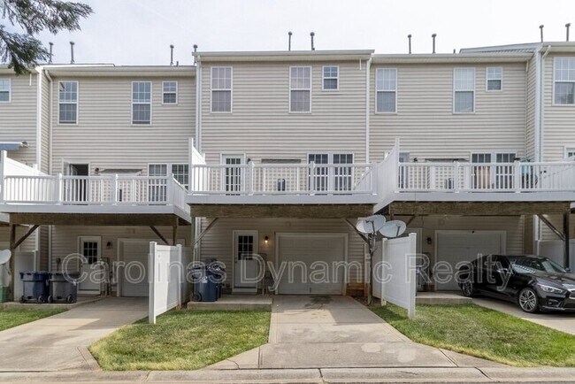 Building Photo - 9618 Blossom Hill Dr