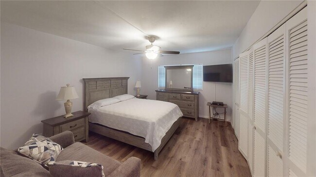 Building Photo - 8735 Midnight Pass Rd