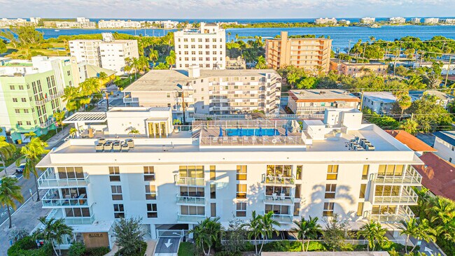 Building Photo - 117 Lake Ave