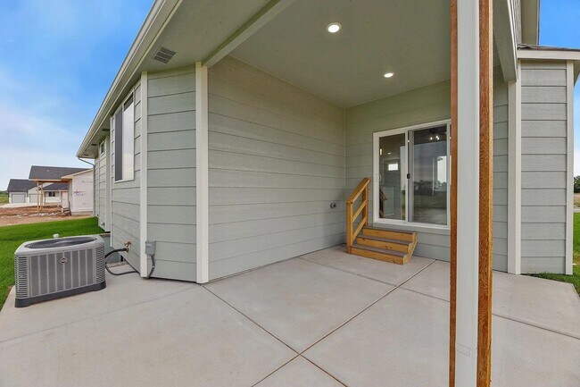 Building Photo - 5424 W 42nd St S