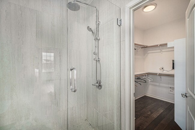 Building Photo - Downtown Fort Worth Condo with Office!