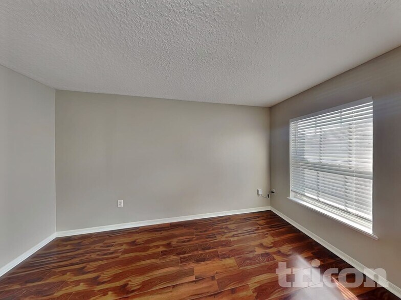 Building Photo - 76589 Longleaf Loop