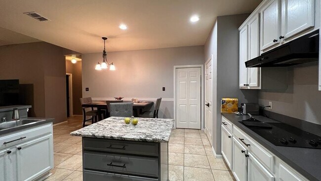 Building Photo - 3506 Nandina Dr